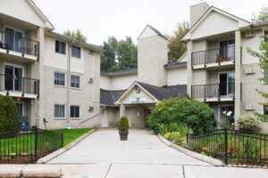 725 Deveron Crescent - RealShots.ca