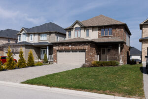 2556 Holbrook Dr