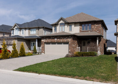 2556 Holbrook Dr